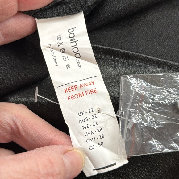 Boohoo NWT Black Plus Button Through Satin Camisole Size 18 - Picture 8 of 9